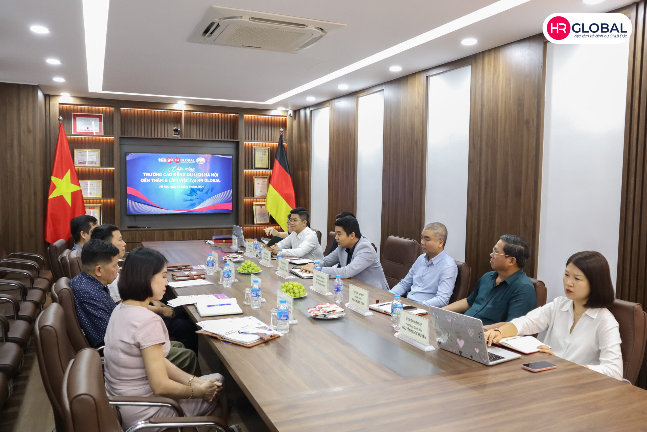 Hai bên đã có những trao đổi hợp tác về cơ hội việc làm sau tốt nghiệp của sinh viên trường