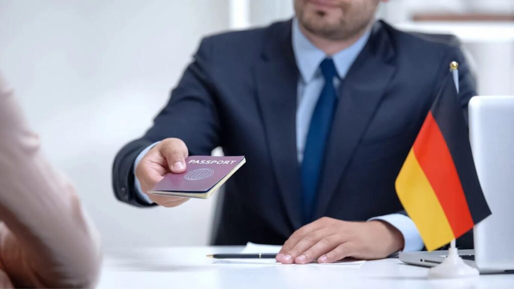 Lộ trình tham gia chương trình việc làm hệ Chuyển đổi văn bằng tại CHLB Đức